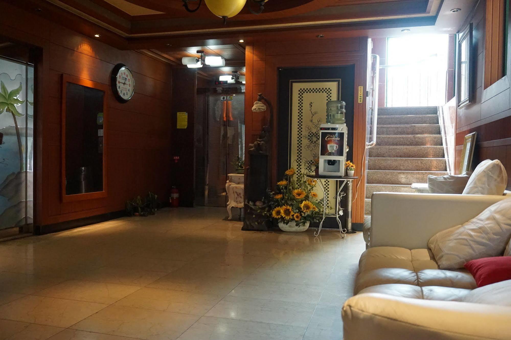 Picasso Motel Haeundae Puszan Kültér fotó